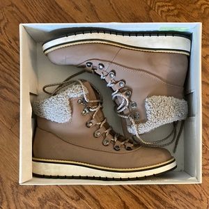 ASPEN Nomad Hiker Water Resistant Boot